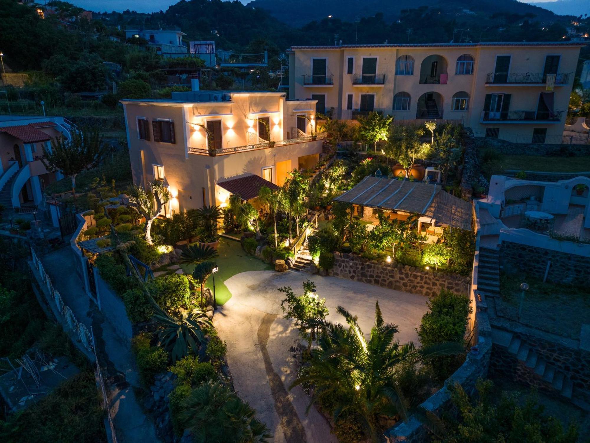 La Rosa - Luxury B&B イスキア島 エクステリア 写真
