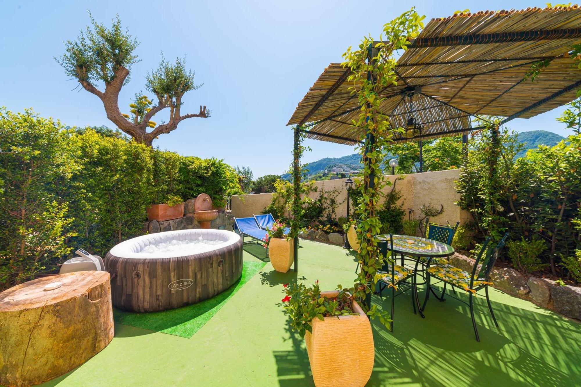 La Rosa - Luxury B&B イスキア島 エクステリア 写真